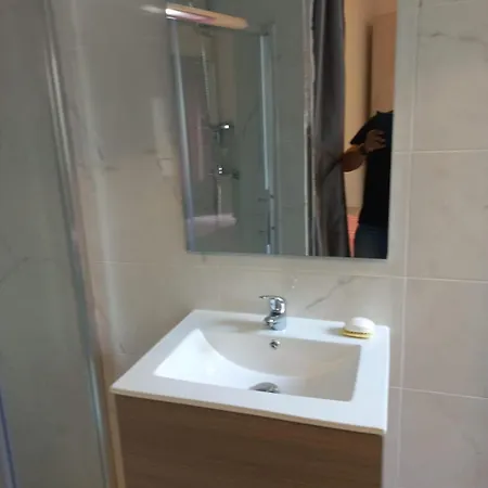 Close To Attractions Apartman *