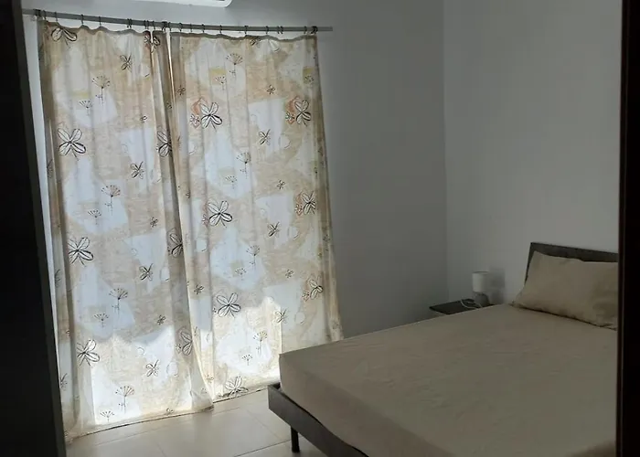 Close To Attractions *